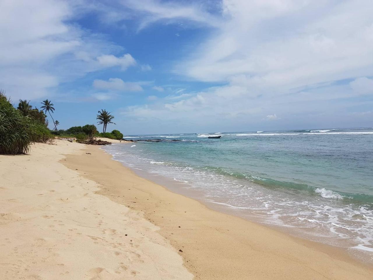 White Villa Beach Resort Mirissa Extérieur photo