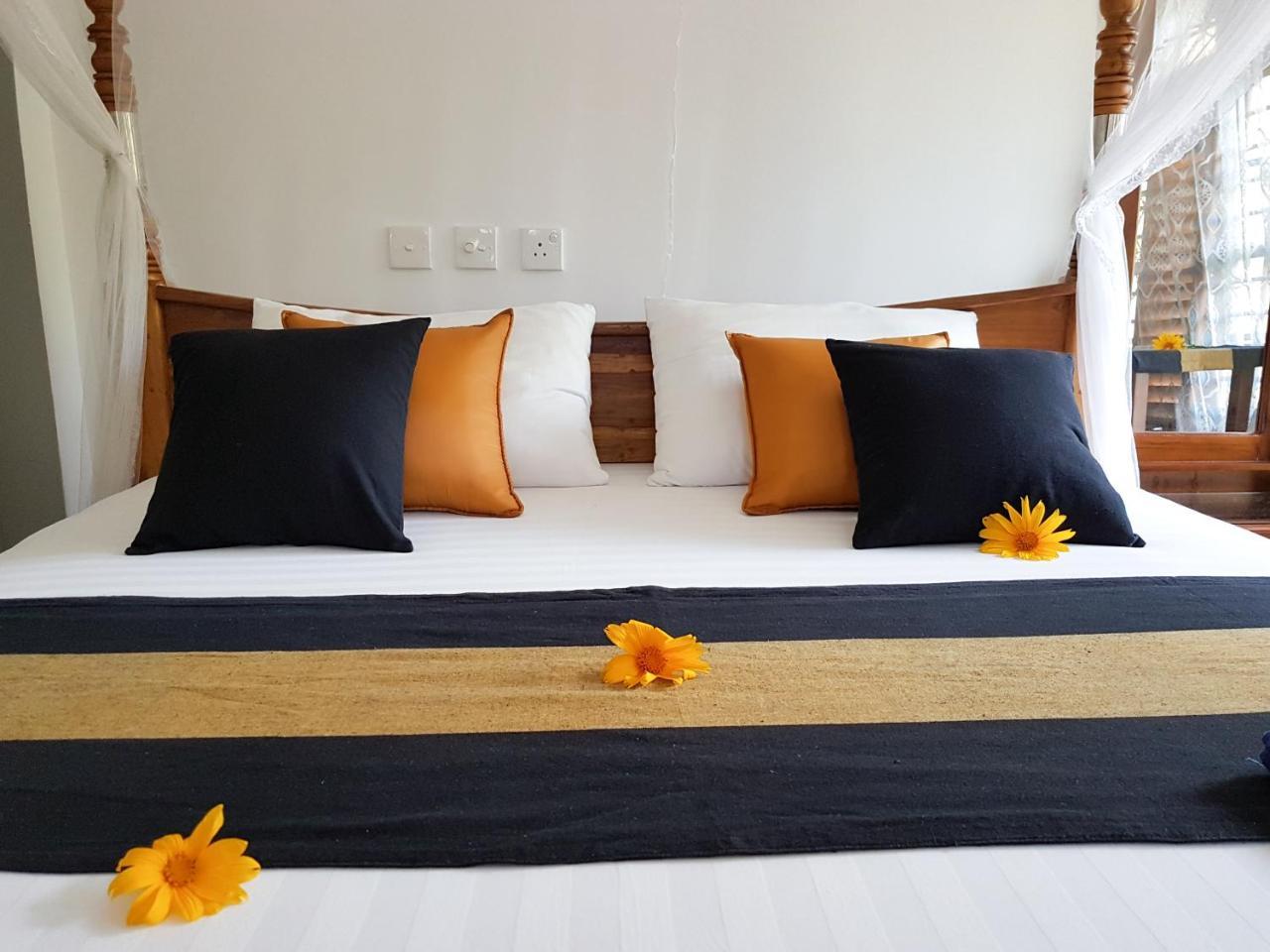 White Villa Beach Resort Mirissa Extérieur photo