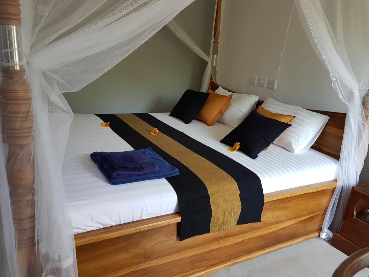 White Villa Beach Resort Mirissa Extérieur photo