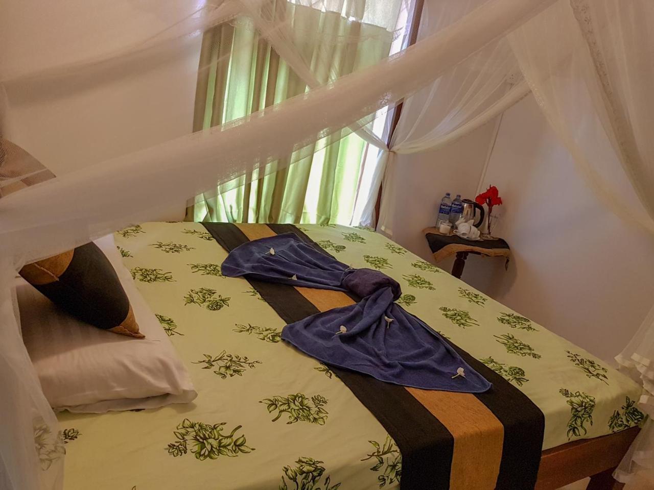 White Villa Beach Resort Mirissa Extérieur photo