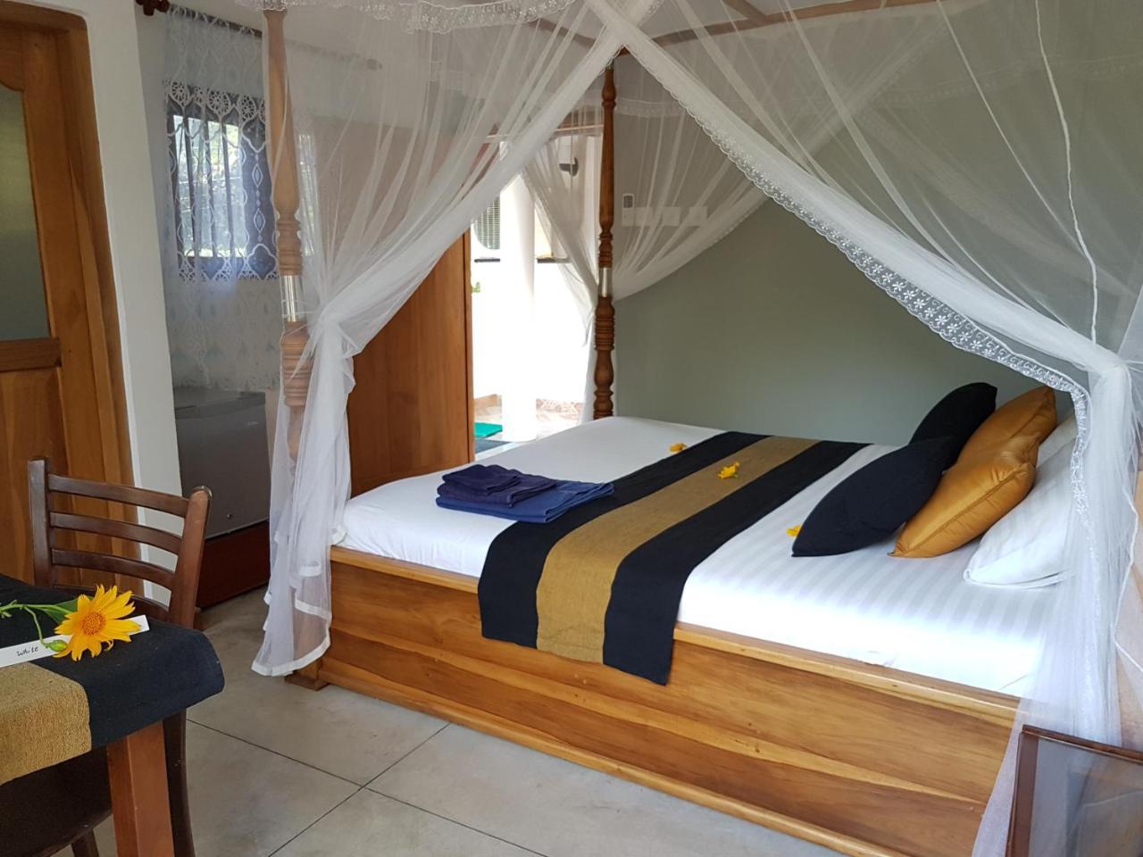 White Villa Beach Resort Mirissa Extérieur photo