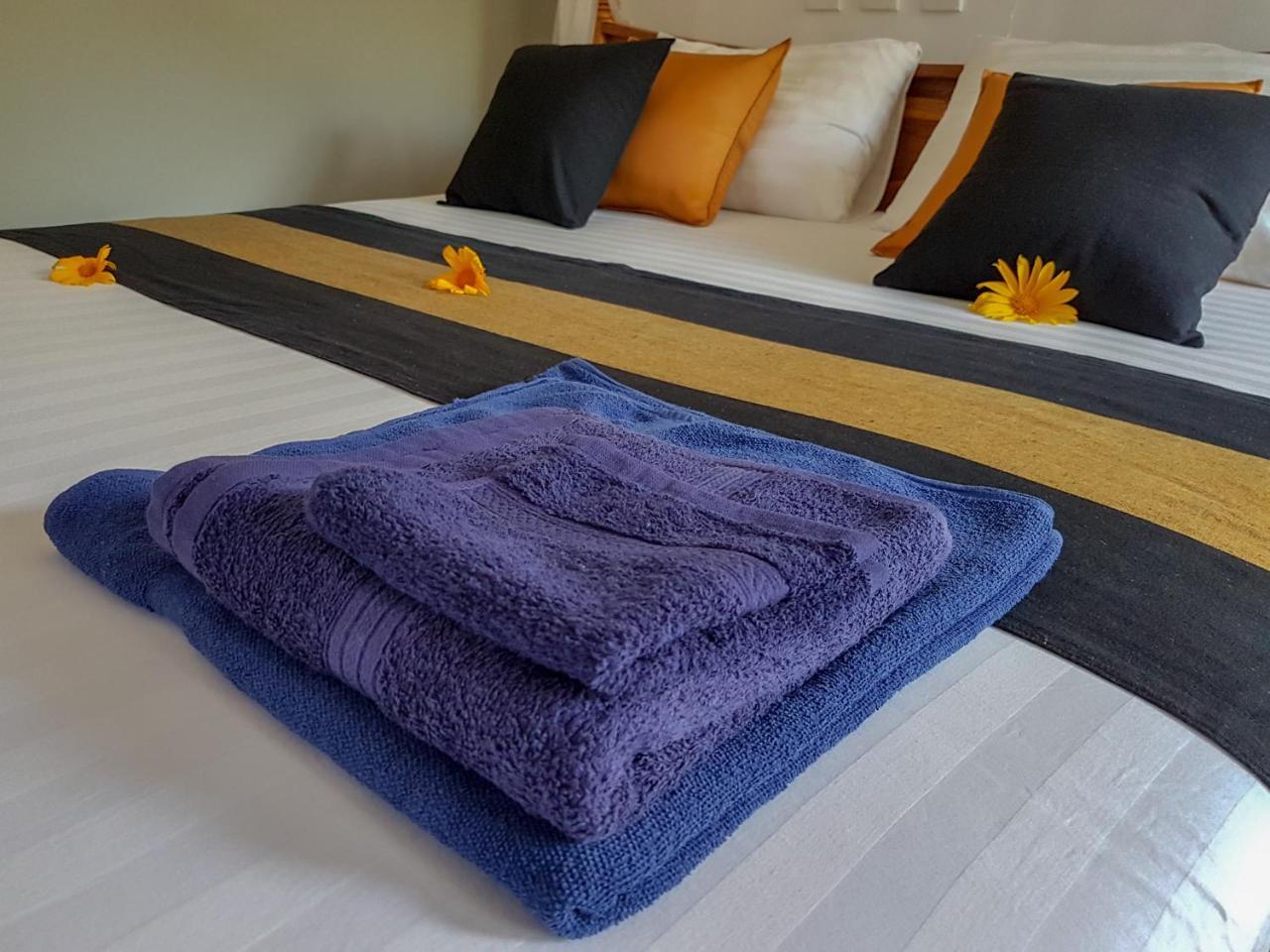 White Villa Beach Resort Mirissa Extérieur photo